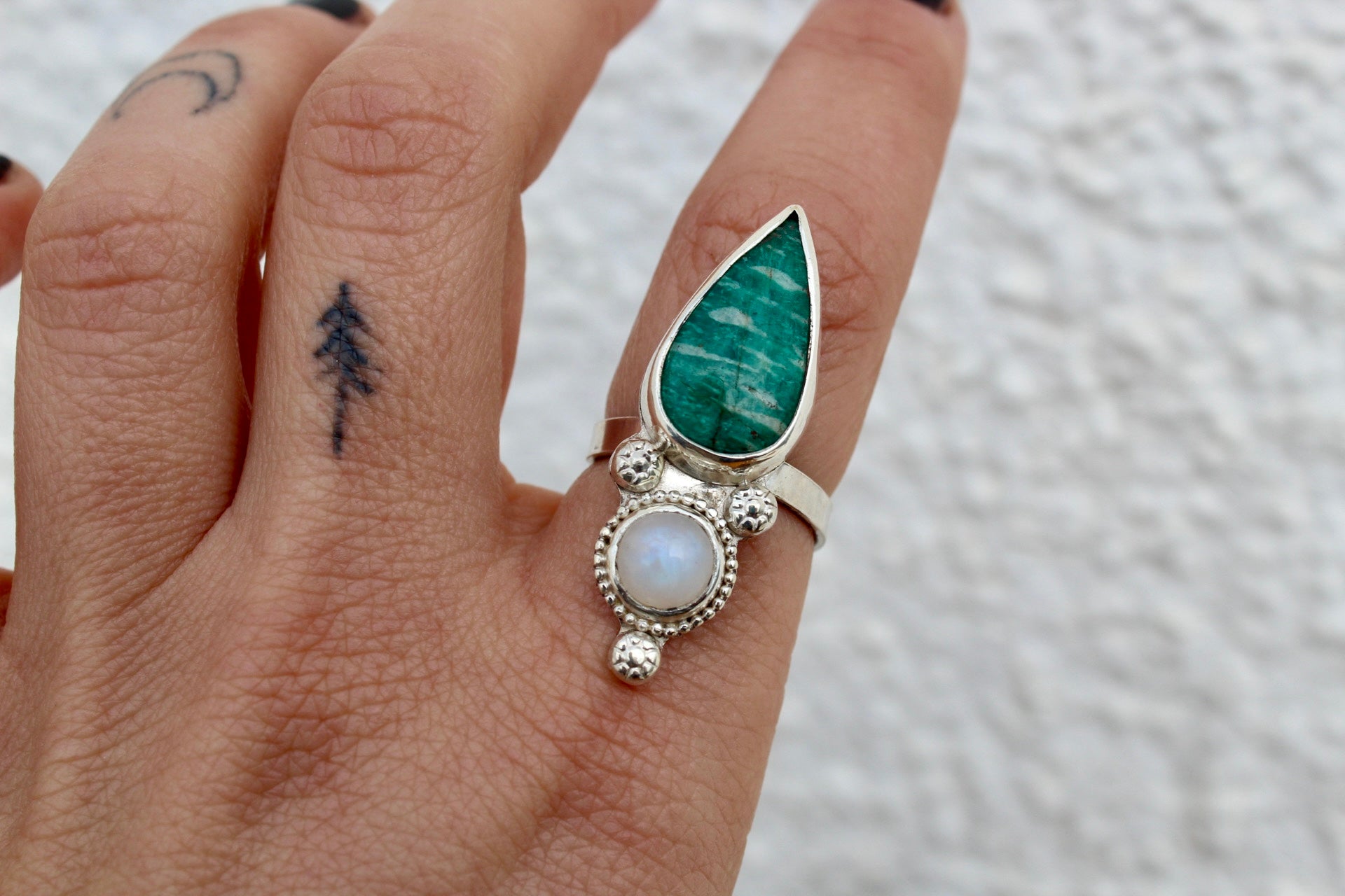 Anillo ZAHARA - Piedra Lunar Amazonita - Regulable