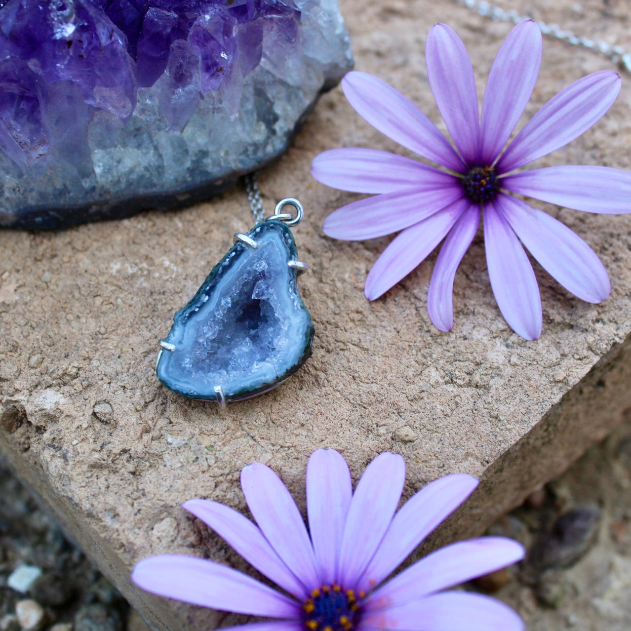 Collares Saula | Geoda de ágata lila en plata reciclada