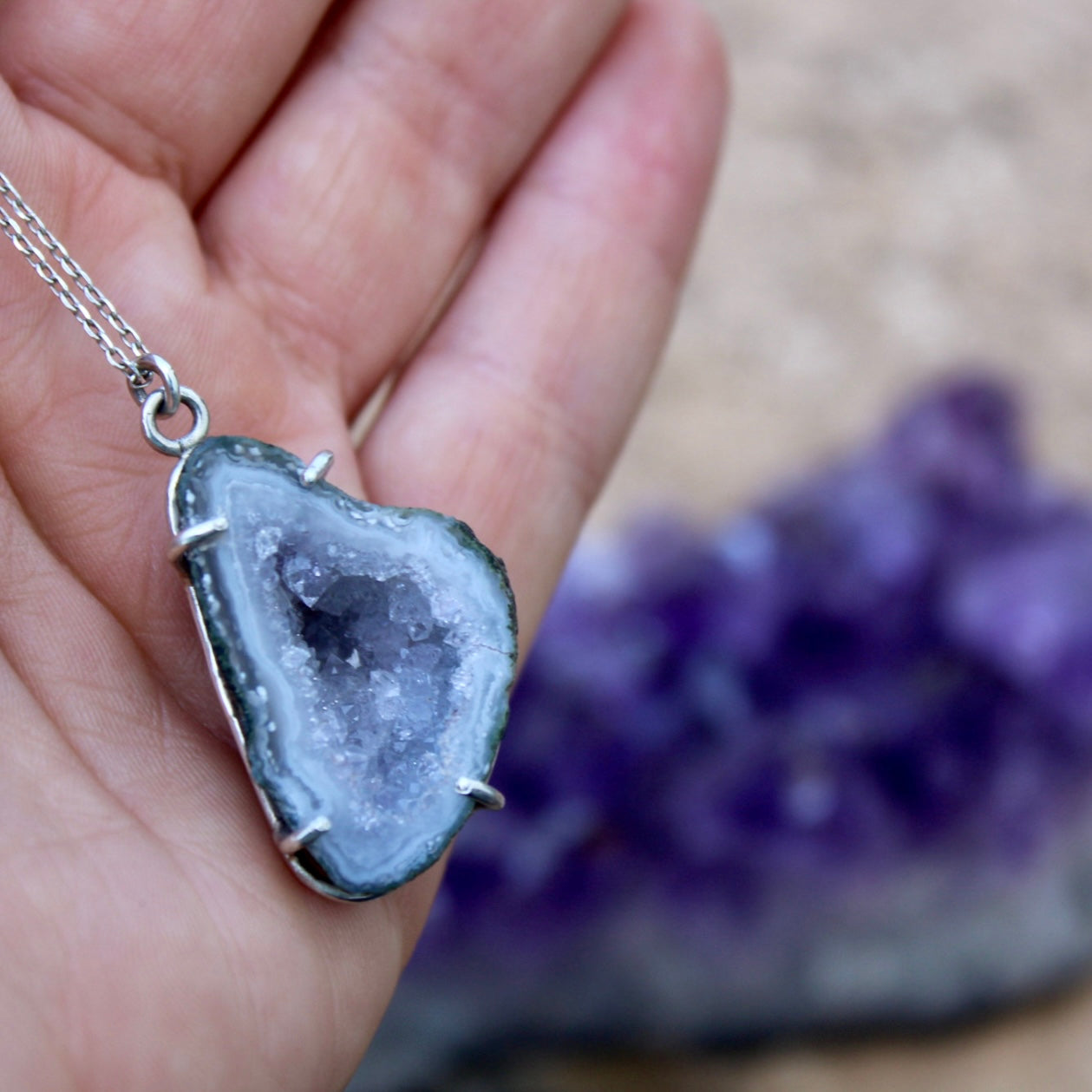 Collares Saula | Geoda de ágata lila en plata reciclada