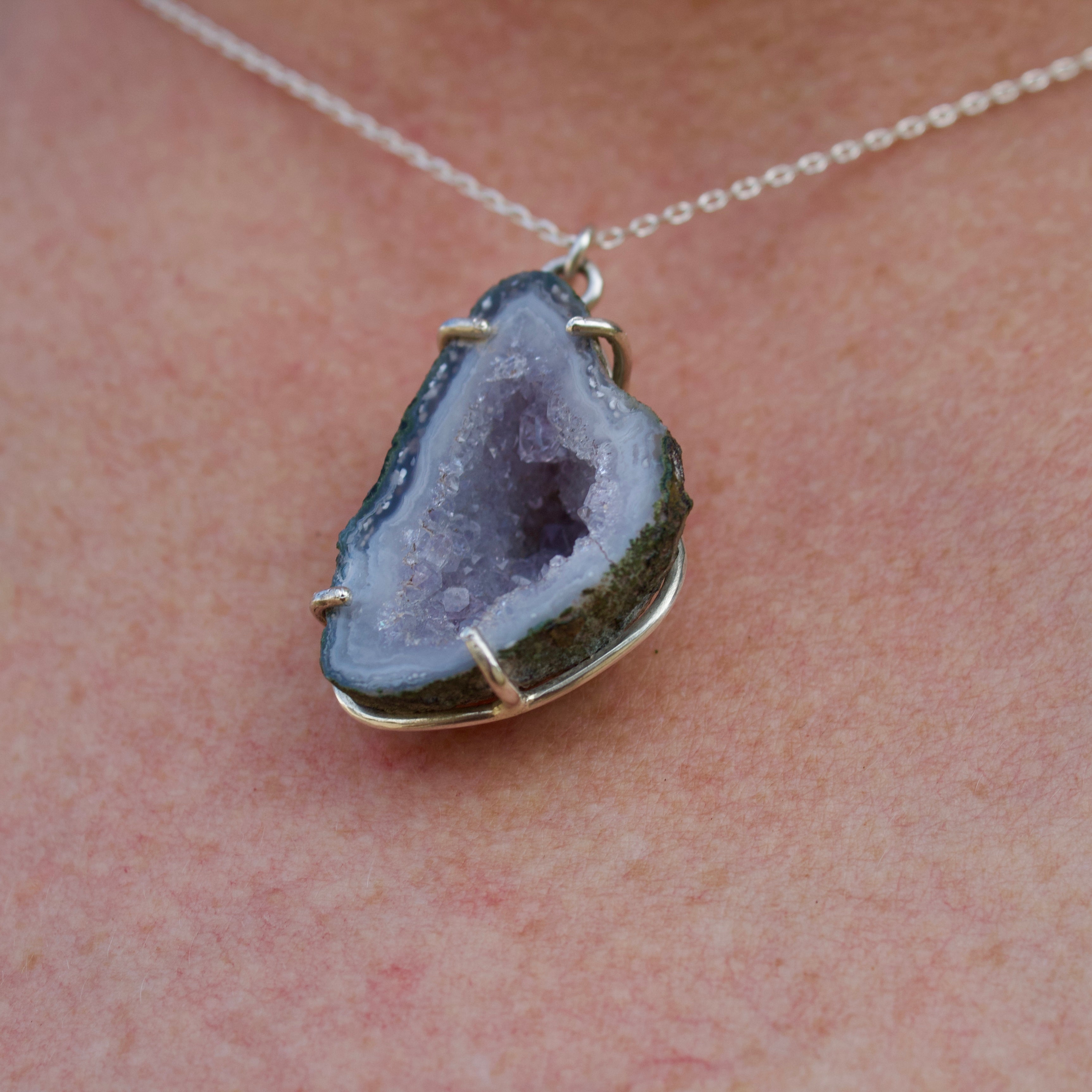 Collares Saula | Geoda de ágata lila en plata reciclada
