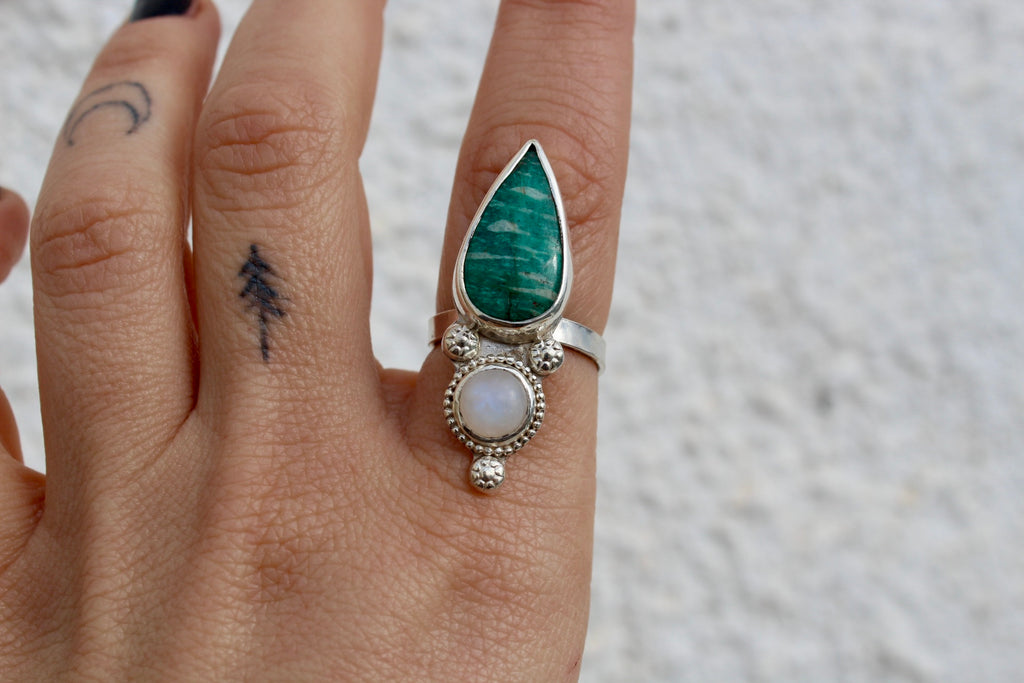 Anillo ZAHARA - Piedra Lunar Amazonita - Regulable