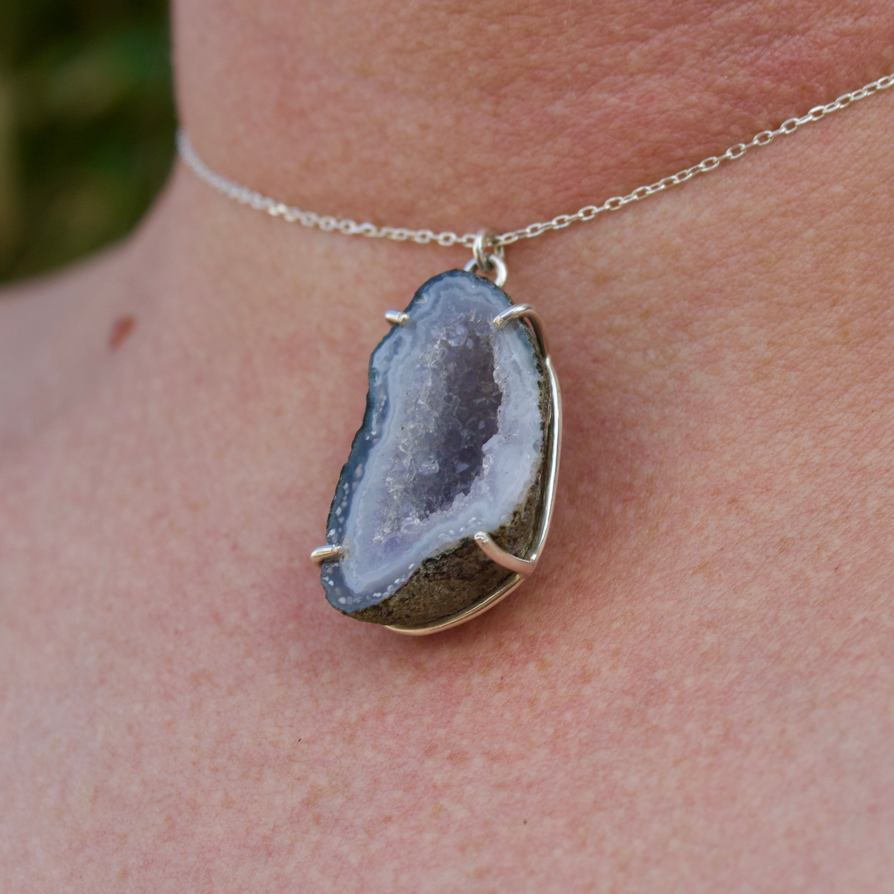 Collares Saula | Geoda de ágata lila en plata reciclada