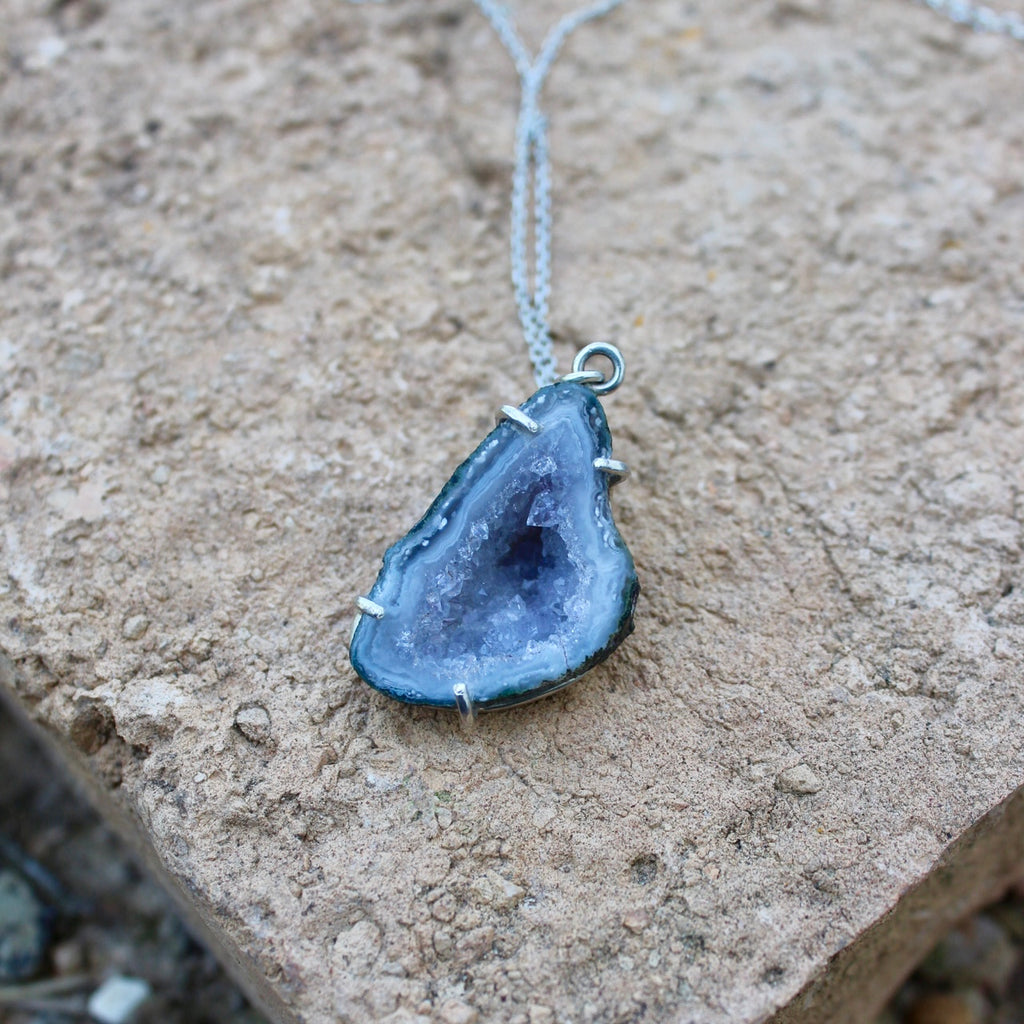 Collares Saula | Geoda de ágata lila en plata reciclada