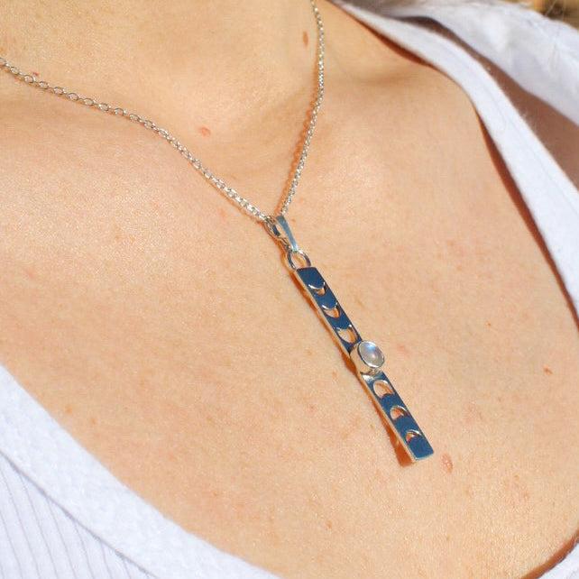 Collar Fases Lunares con Piedra Lunar