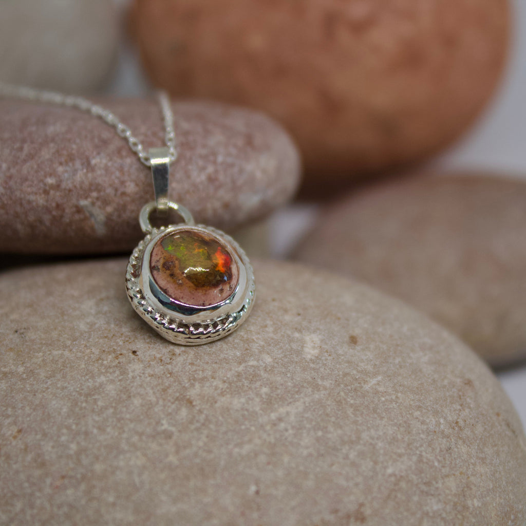 Collar ópalo de fuego